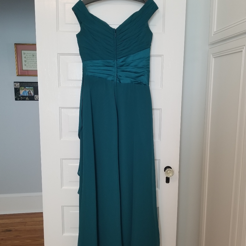 Dress - Picture 2 of 3